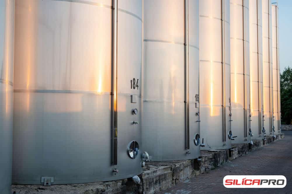 Heavy Duty Chemical Storage Tanks That Look Trivial on the Outside 2