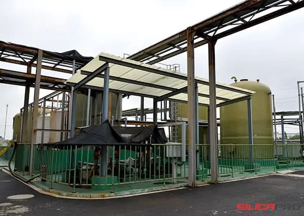 Chemical treatment plant with FRP tanks and pipework at the SilicaPro facility
